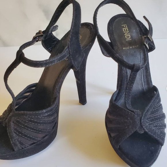 Shoes - Picture 3 of 4